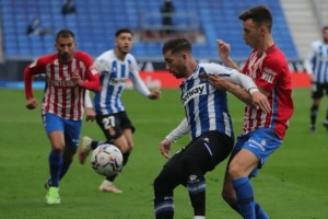  梅斯德比战万人空巷激情四射  