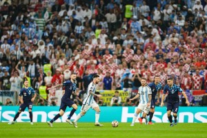  德甲揭幕战上演进球大战创纪录  