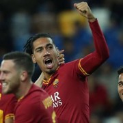  曼联防线失误连连，纽卡斯尔三球完胜红魔  