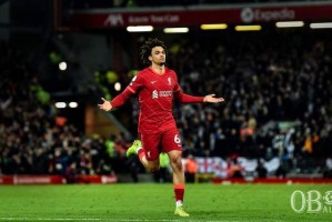  鲍文翼锋闪耀西汉姆联主场击退富勒姆取首胜