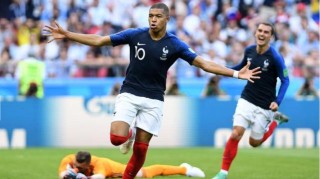  富勒姆中场核心爆发，独造四球主导比赛走势