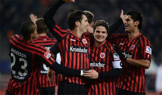  法兰克福客场险胜奥格斯堡延续强势表现